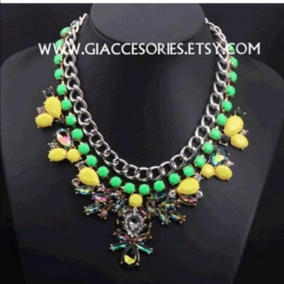 Green Statement necklace - Picture 2 of 2